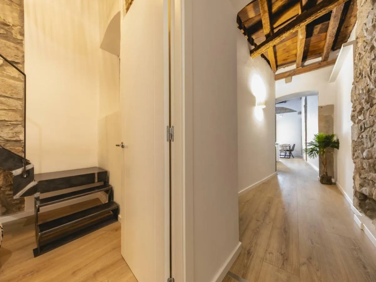 Bravissimo Bali, Beautiful 2 Bedroom Apartment Girona